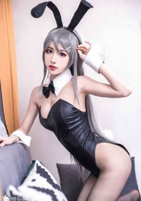 黄8昂