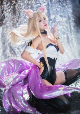 解开女警裤子猛烈进入